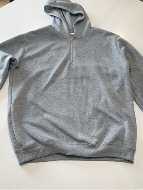 Men's Quarter-Zip Hooded Sweater in Heather Grey